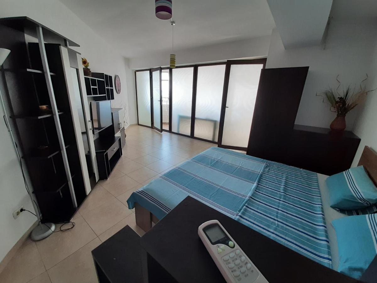 Summerland Place 3 *